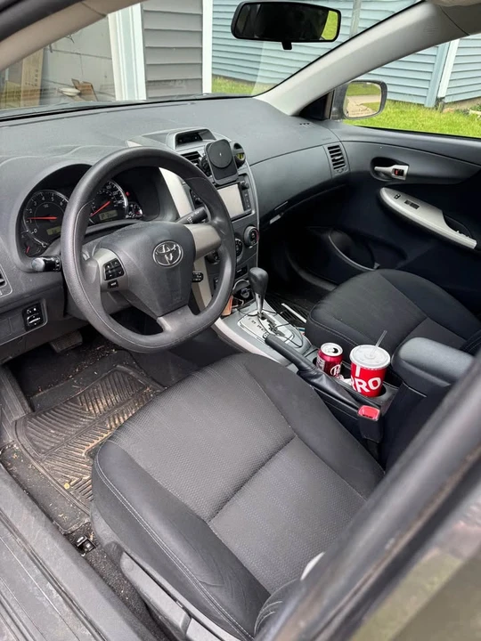 2013 Toyota Corolla 10th Gen - Image 5 of 8