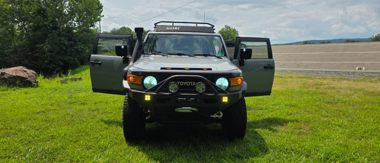 2013 Toyota FJ Cruiser - Image 12 of 31