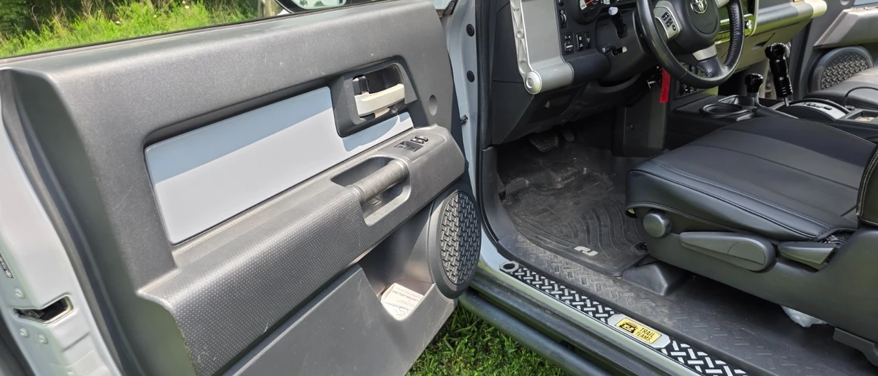 2013 Toyota FJ Cruiser - Image 5 of 31