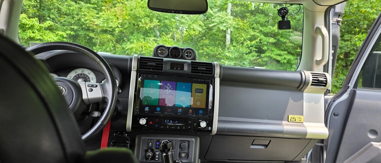 2013 Toyota FJ Cruiser - Image 10 of 31