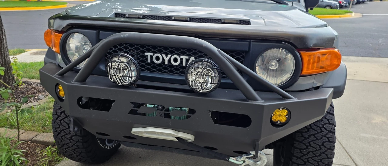 2013 Toyota FJ Cruiser - Image 8 of 31