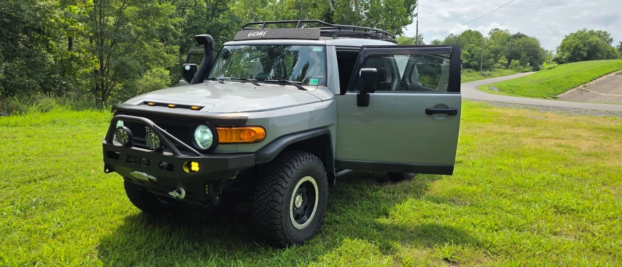 2013 Toyota FJ Cruiser - Image 11 of 31