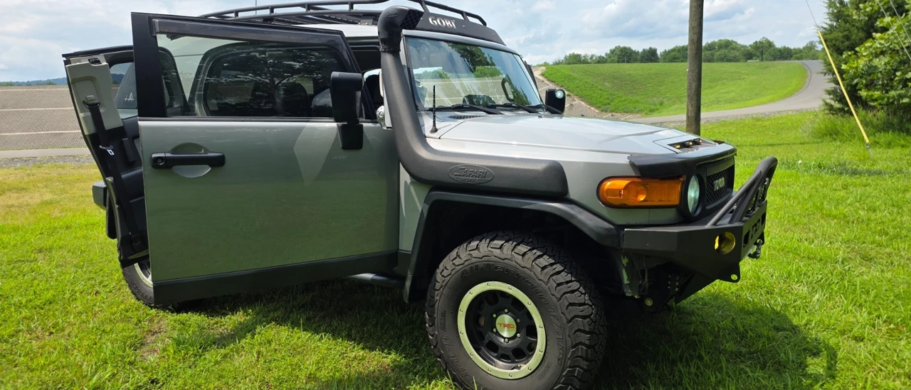 2013 Toyota FJ Cruiser - Image 13 of 31