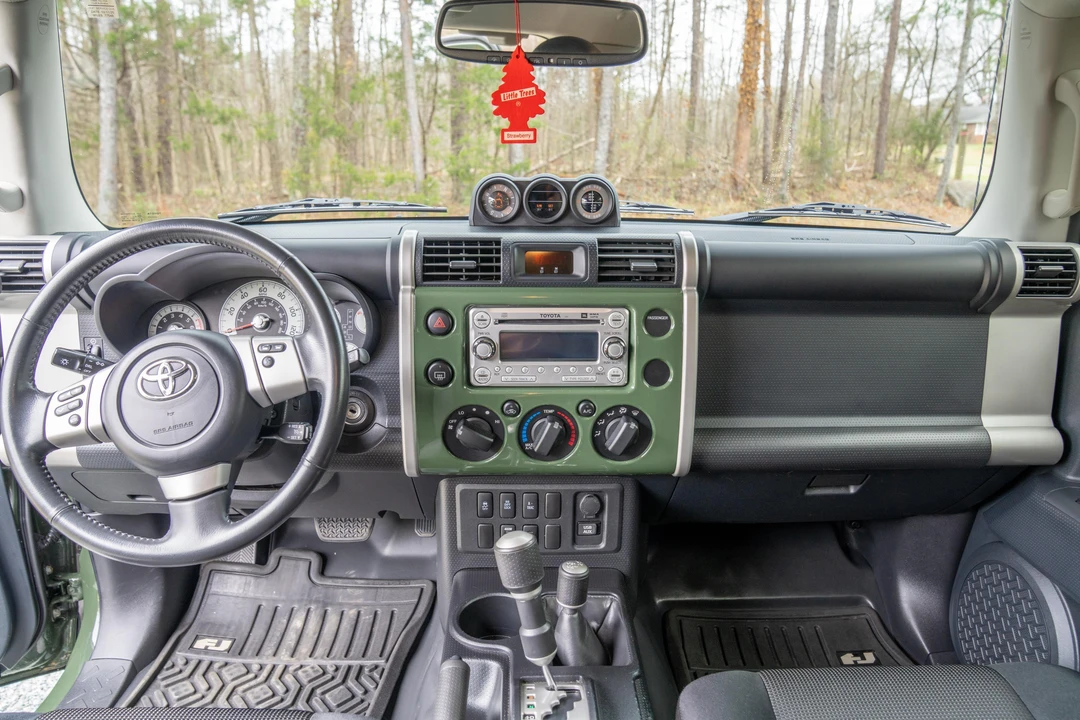 2013 Toyota FJ Cruiser - Image 31 of 31