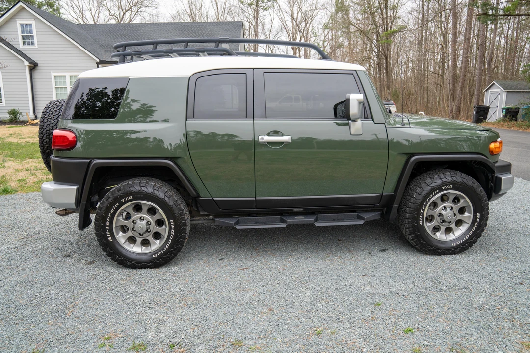2013 Toyota FJ Cruiser - Image 7 of 31