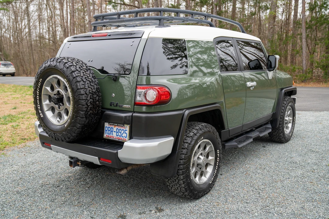 2013 Toyota FJ Cruiser - Image 4 of 31