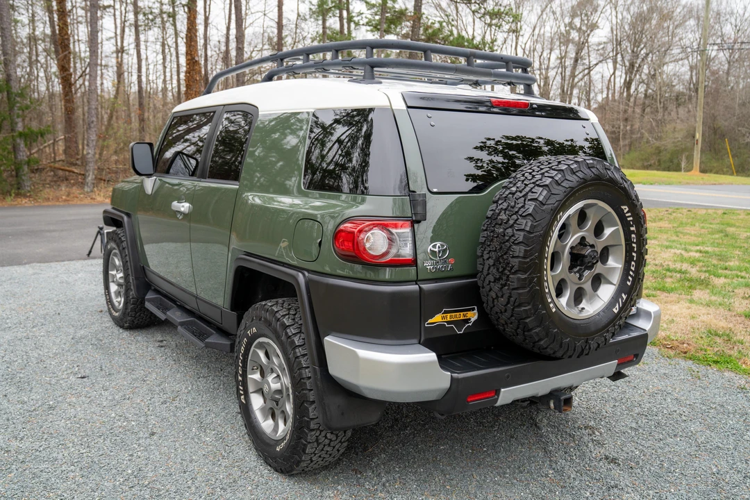 2013 Toyota FJ Cruiser - Image 6 of 31