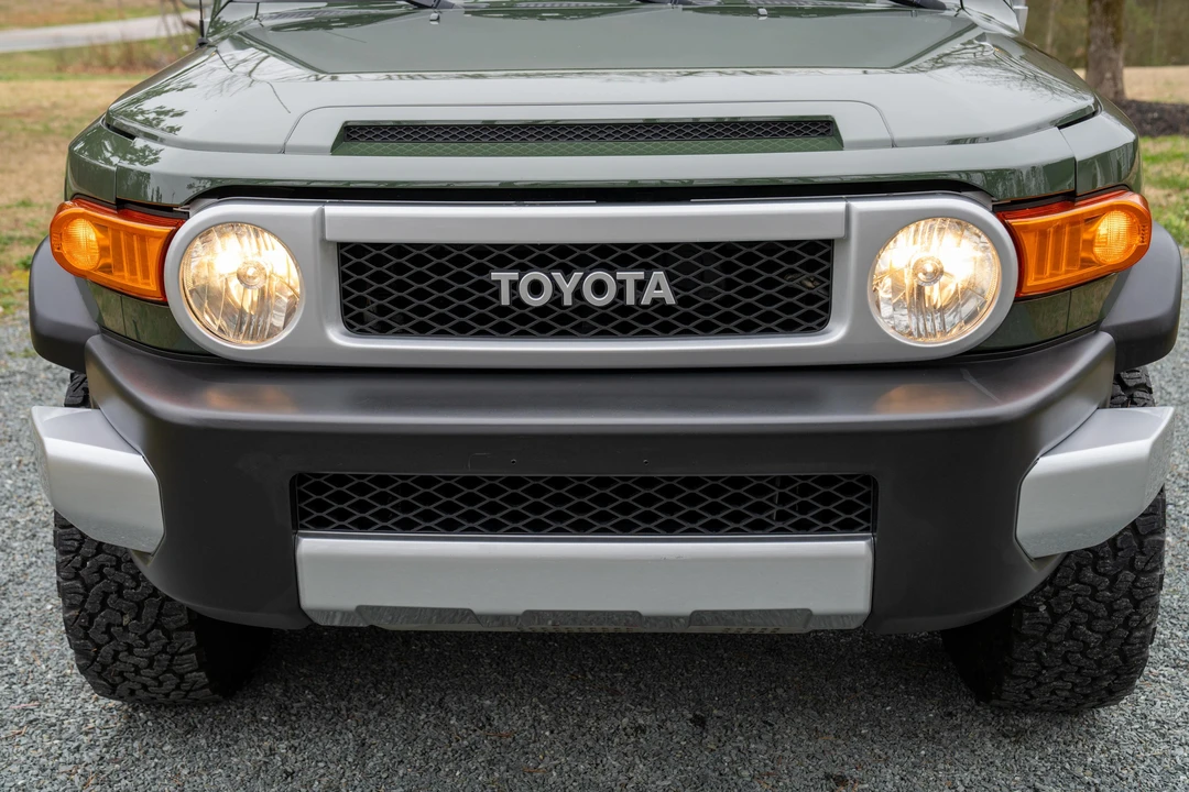 2013 Toyota FJ Cruiser - Image 11 of 31