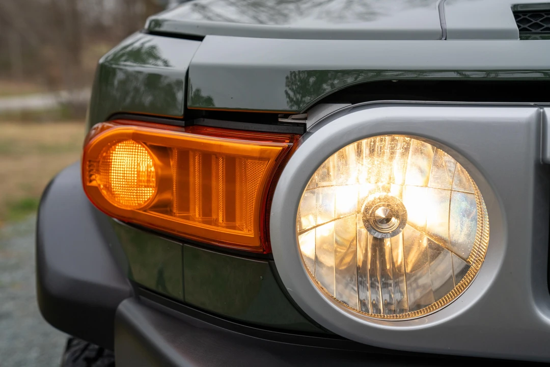2013 Toyota FJ Cruiser - Image 10 of 31
