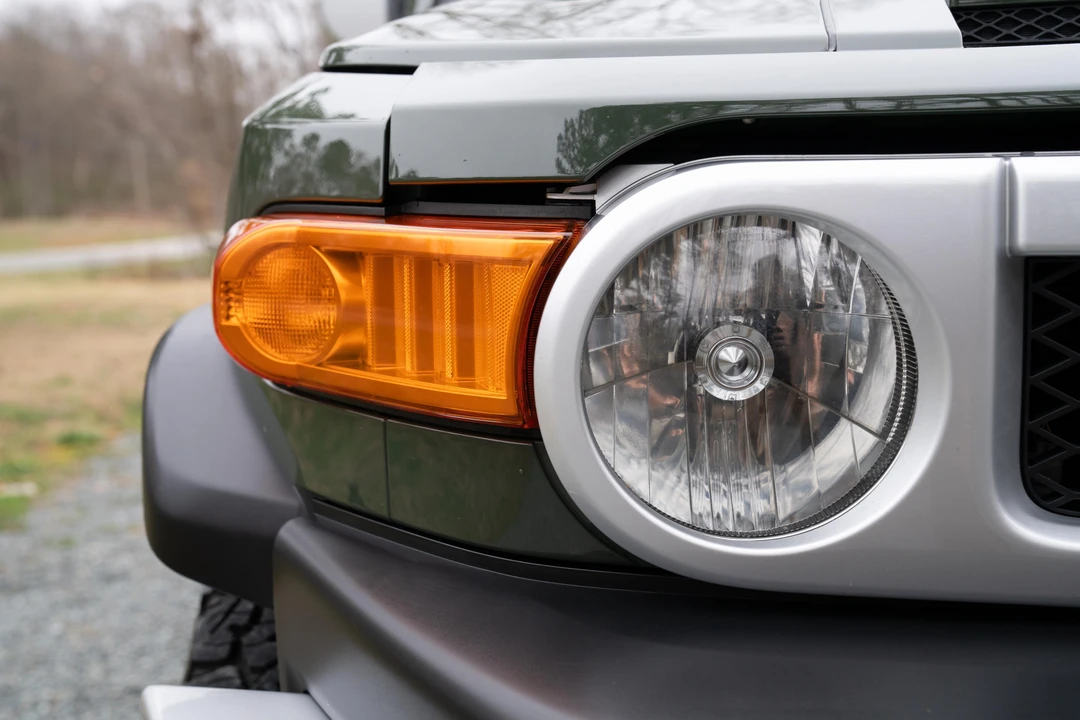 2013 Toyota FJ Cruiser - Image 9 of 31