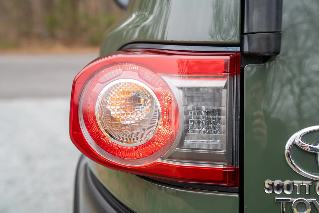2013 Toyota FJ Cruiser - Image 17 of 31