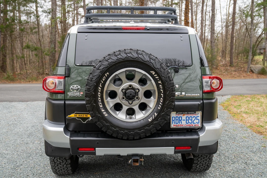 2013 Toyota FJ Cruiser - Image 5 of 31