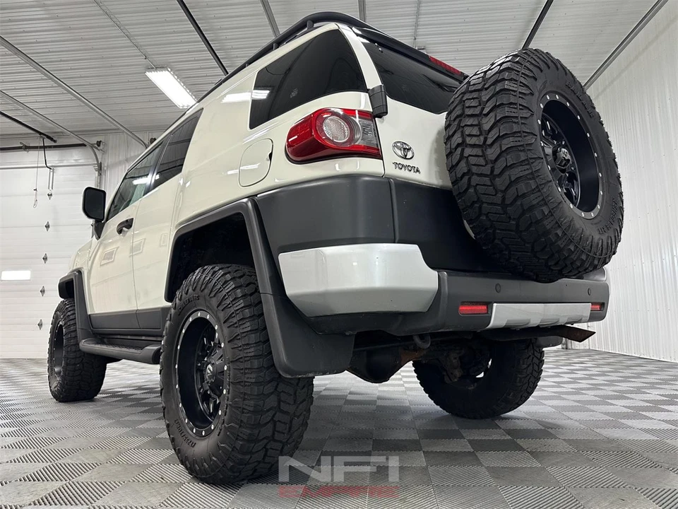 2013 Toyota FJ Cruiser - Image 21 of 31