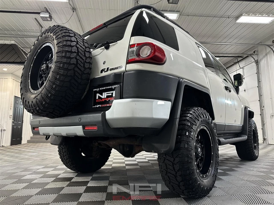 2013 Toyota FJ Cruiser - Image 19 of 31