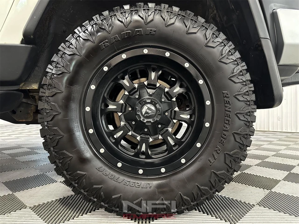2013 Toyota FJ Cruiser - Image 22 of 31