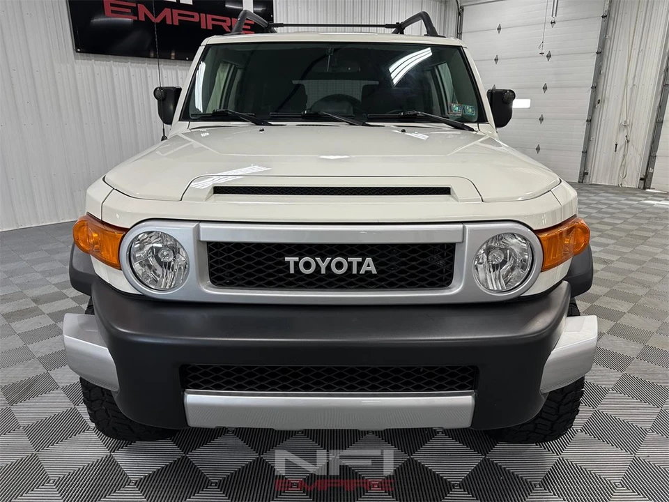 2013 Toyota FJ Cruiser - Image 4 of 31