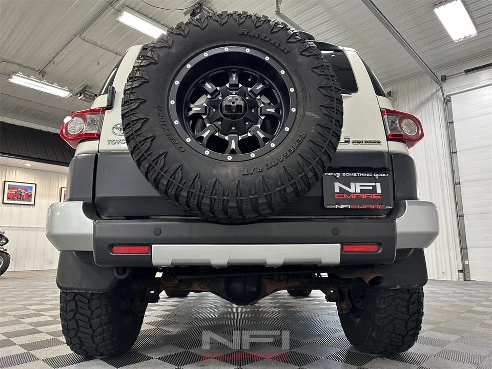 2013 Toyota FJ Cruiser - Image 20 of 31