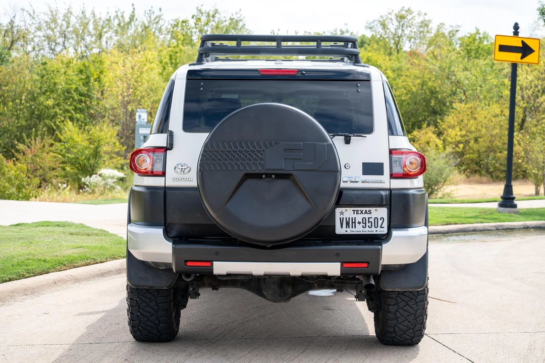 2013 Toyota FJ Cruiser - Image 5 of 31