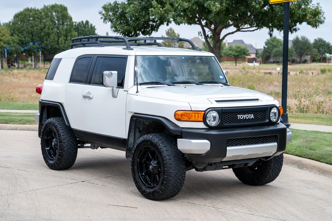 2013 Toyota FJ Cruiser - Image 12 of 31