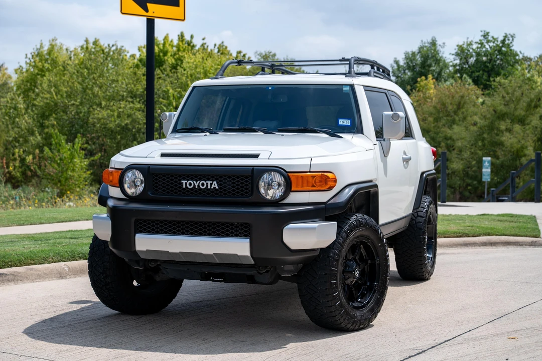 2013 Toyota FJ Cruiser - Image 7 of 31