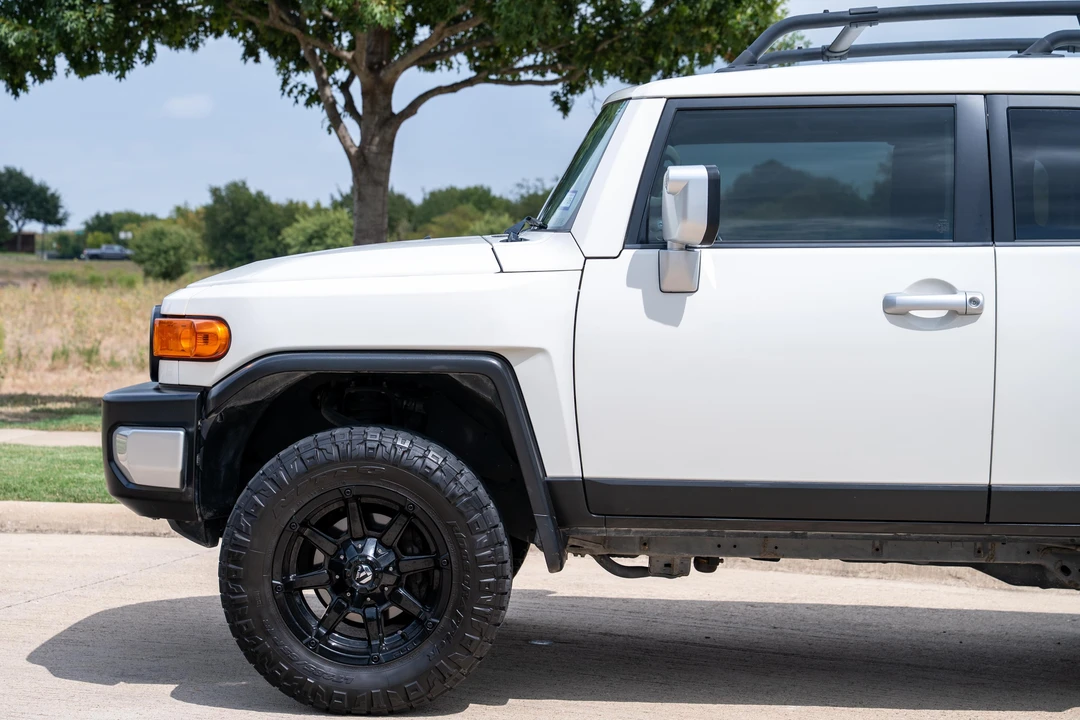 2013 Toyota FJ Cruiser - Image 30 of 31