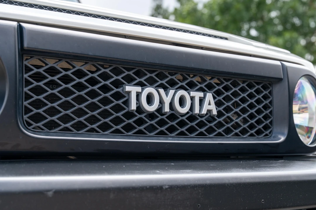 2013 Toyota FJ Cruiser - Image 25 of 31