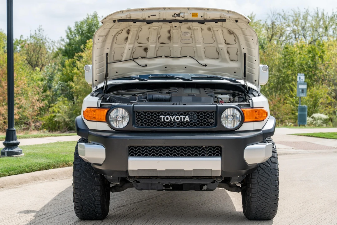 2013 Toyota FJ Cruiser - Image 14 of 31