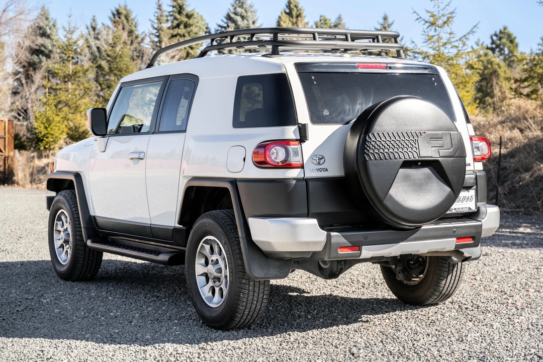 2013 Toyota FJ Cruiser - Image 7 of 31