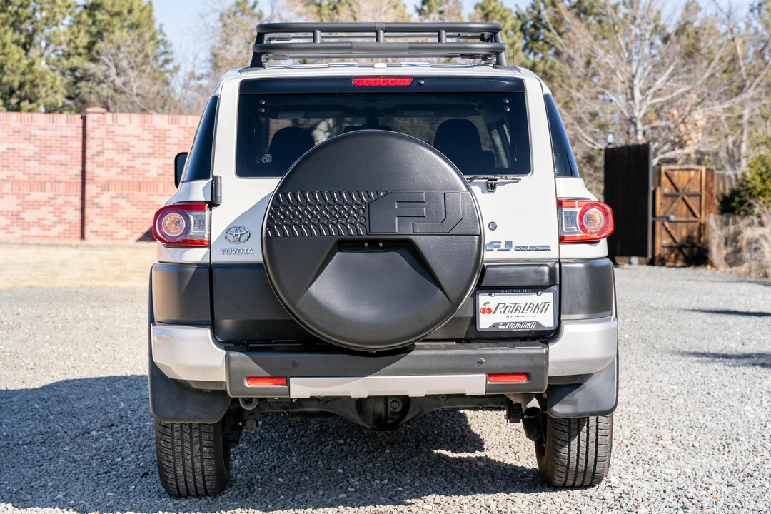 2013 Toyota FJ Cruiser - Image 5 of 31