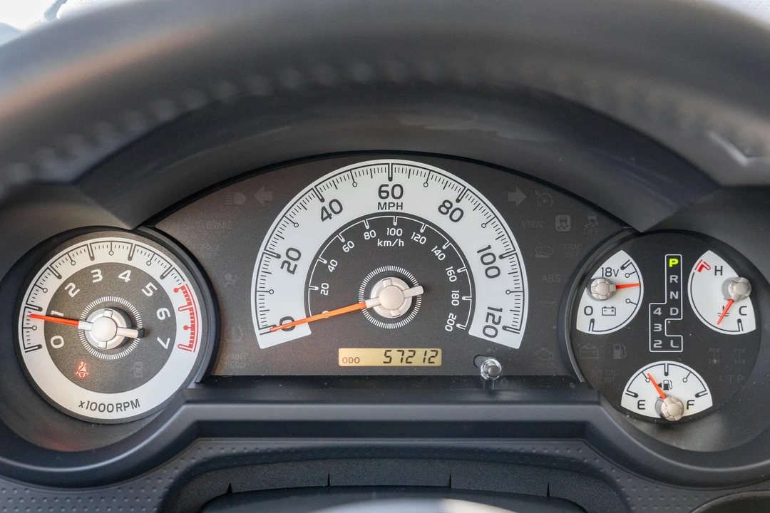 2013 Toyota FJ Cruiser - Image 20 of 31