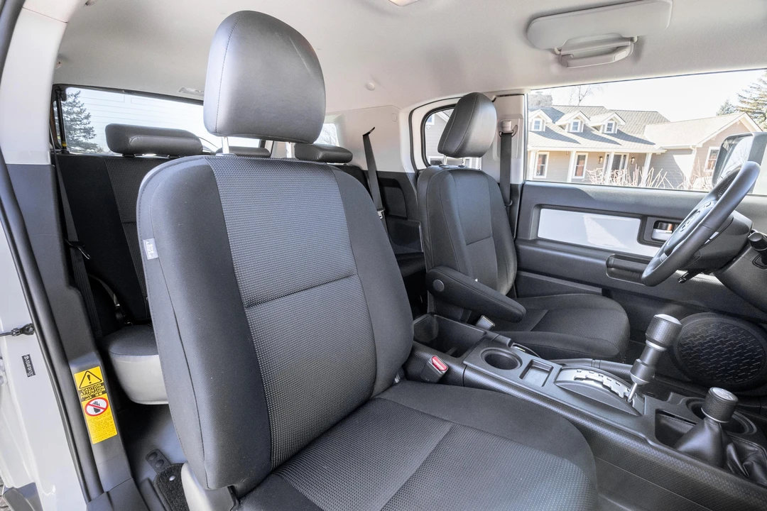 2013 Toyota FJ Cruiser - Image 21 of 31