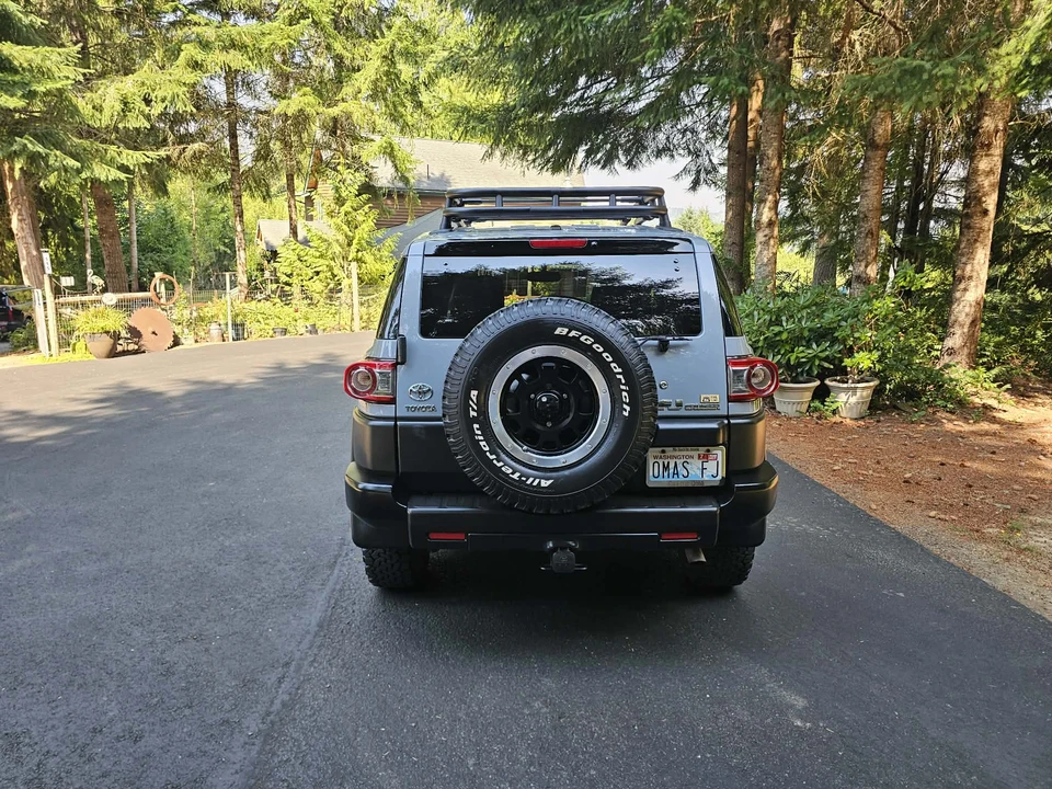 2013 Toyota FJ Cruiser - Image 10 of 31