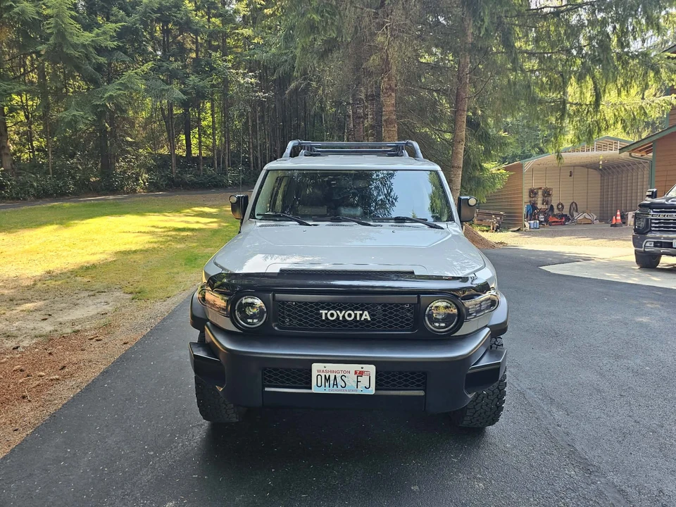 2013 Toyota FJ Cruiser - Image 18 of 31