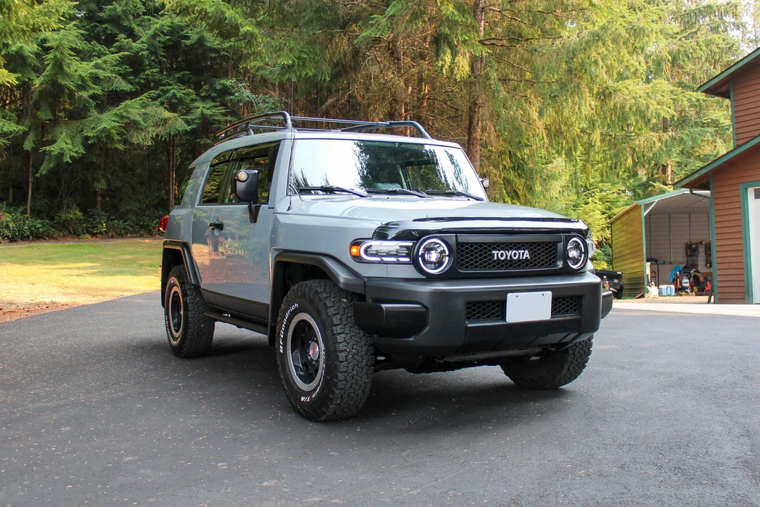 2013 Toyota FJ Cruiser - Image 16 of 31