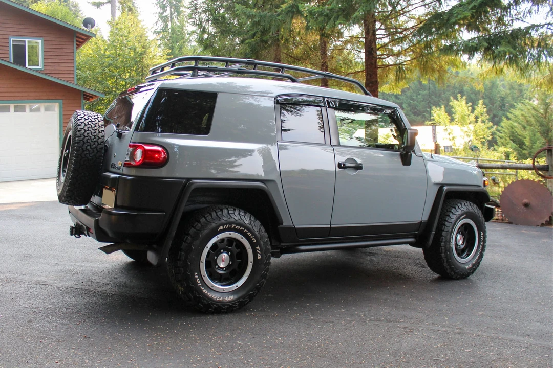 2013 Toyota FJ Cruiser - Image 13 of 31