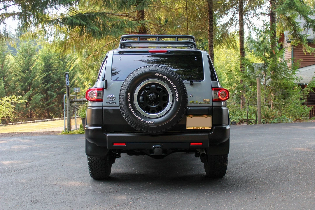 2013 Toyota FJ Cruiser - Image 9 of 31