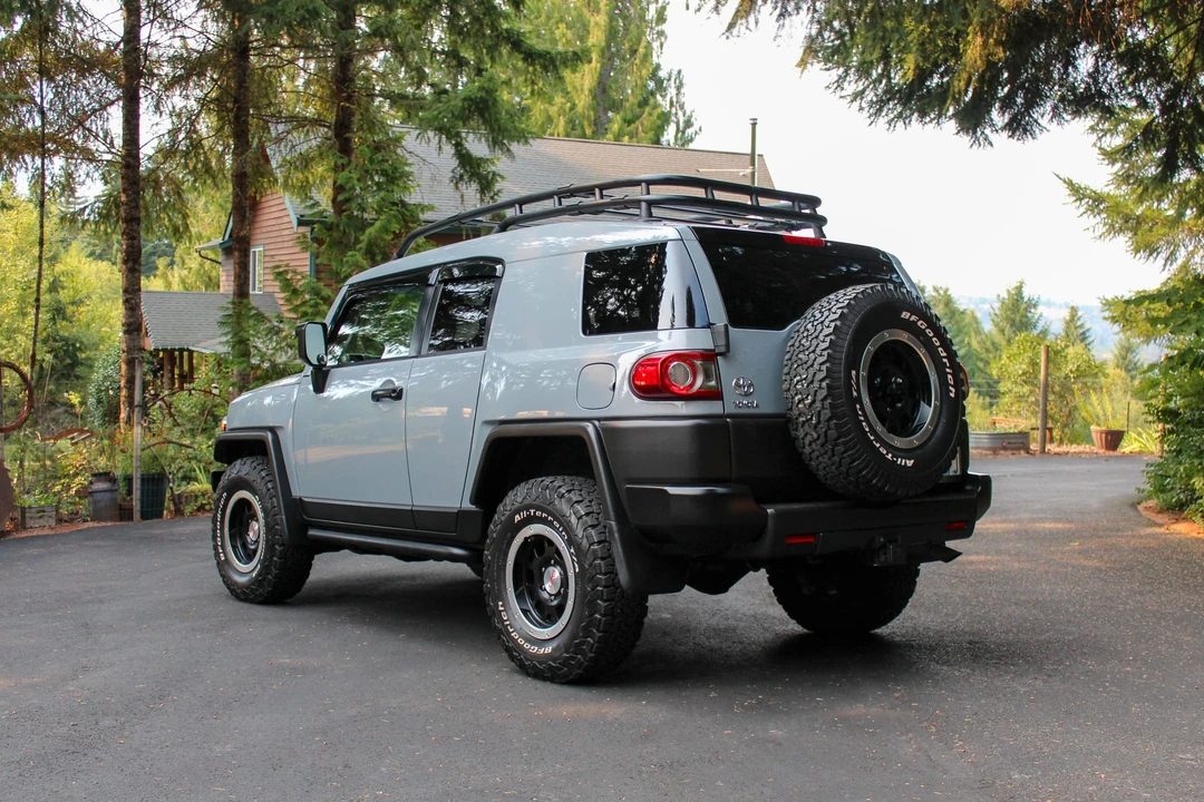 2013 Toyota FJ Cruiser - Image 8 of 31