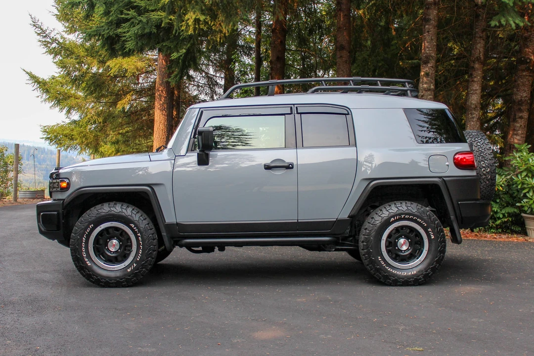 2013 Toyota FJ Cruiser - Image 6 of 31