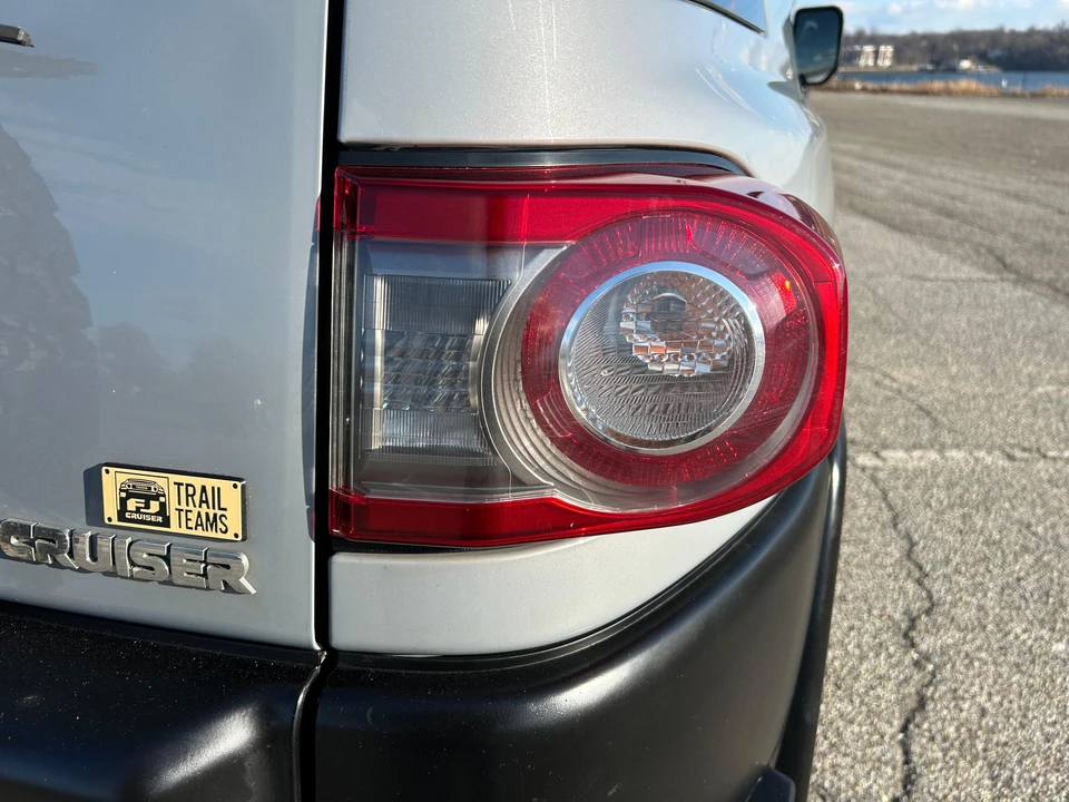 2013 Toyota FJ Cruiser - Image 21 of 31