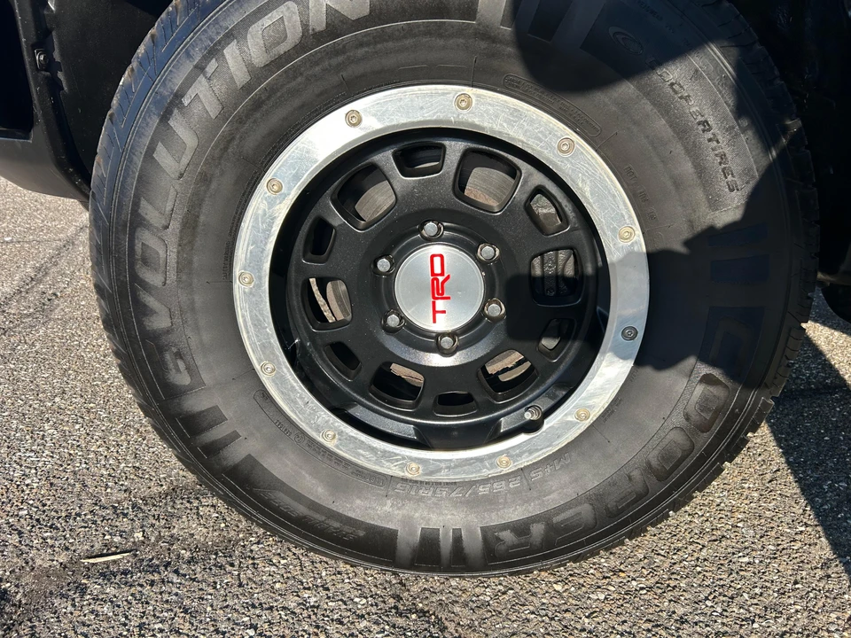 2013 Toyota FJ Cruiser - Image 28 of 31