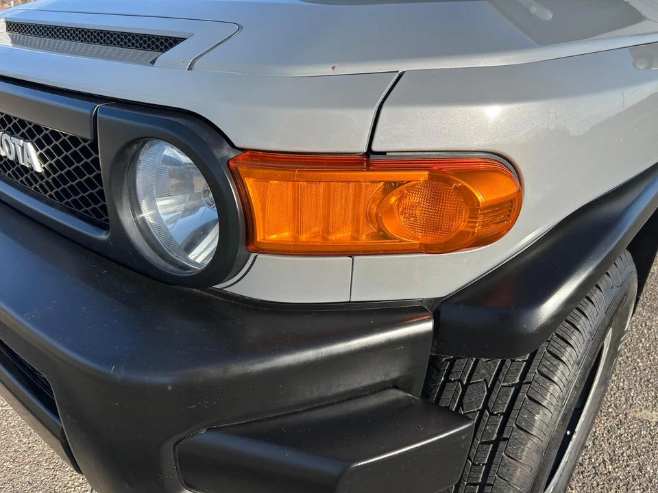 2013 Toyota FJ Cruiser - Image 14 of 31