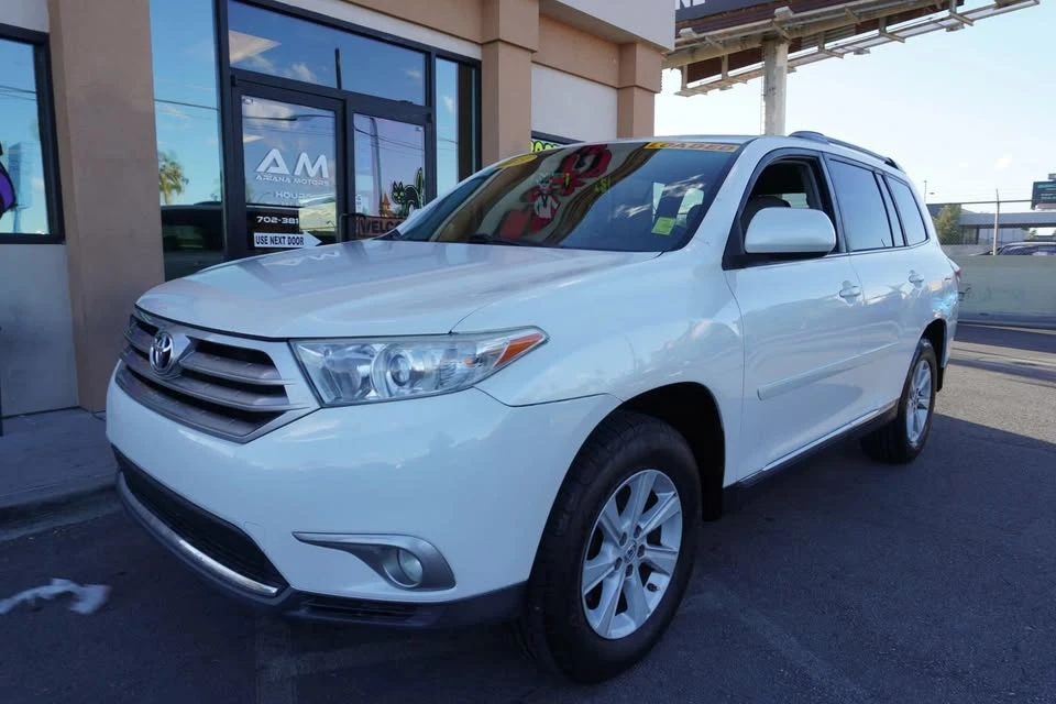 2013 Toyota Highlander - Image 2 of 20