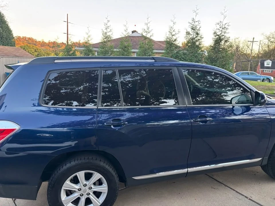 2013 Toyota Highlander - Image 2 of 10