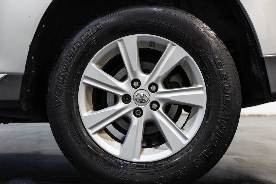 2013 Toyota Highlander - Image 9 of 12