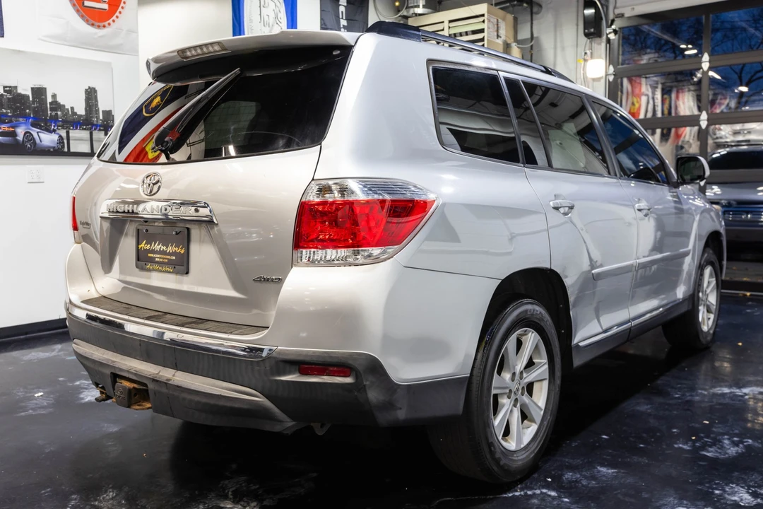 2013 Toyota Highlander - Image 12 of 12