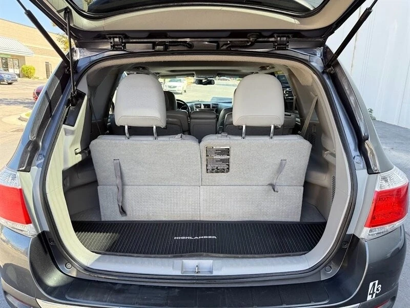 2013 Toyota Highlander - Image 11 of 12