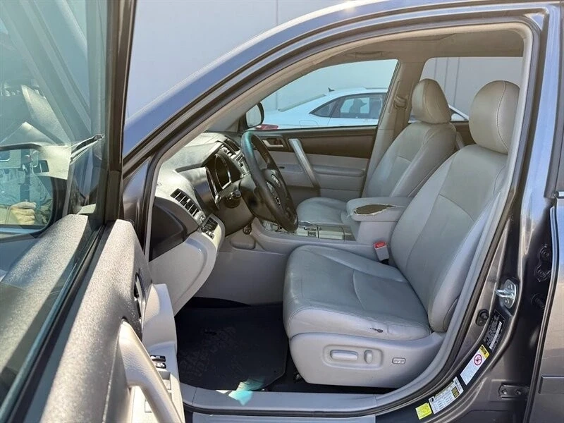 2013 Toyota Highlander - Image 4 of 12