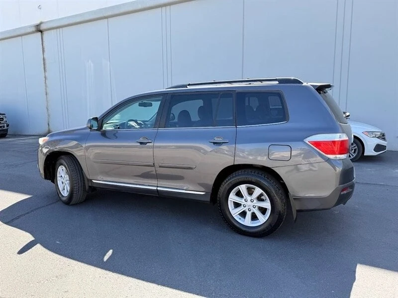 2013 Toyota Highlander - Image 8 of 12