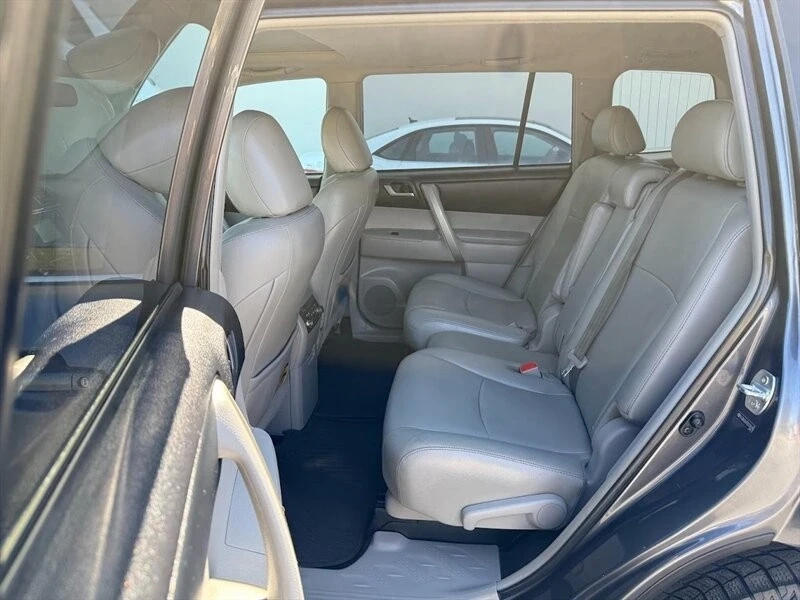 2013 Toyota Highlander - Image 6 of 12