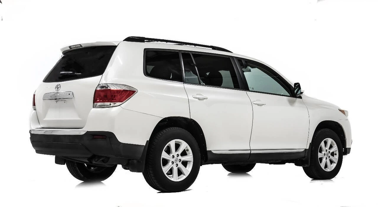 2013 Toyota Highlander - Image 3 of 21